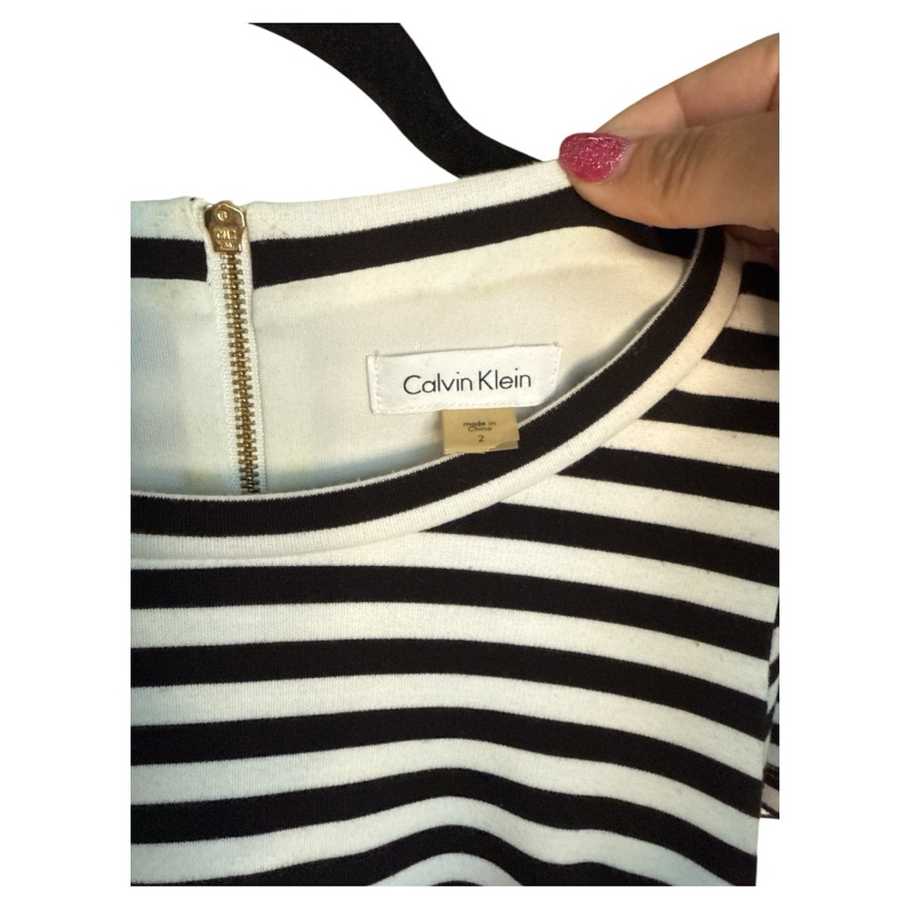 Calvin Klein Asymmetrical Hem Short Sleeve Striped Dress Women’s 2 Black White - Picture 2 of 3
